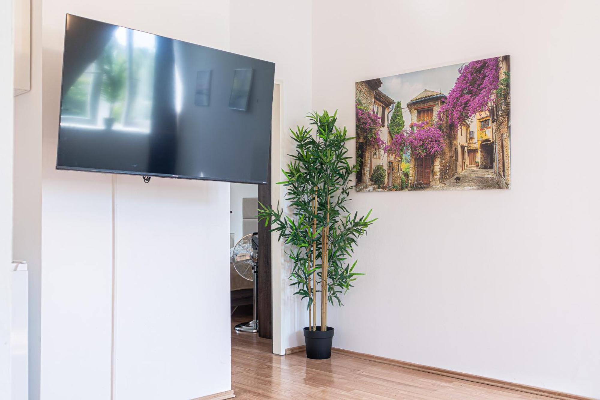 וינה Spacious 2Br Apt Great Location - Near Schoenbrunn מראה חיצוני תמונה