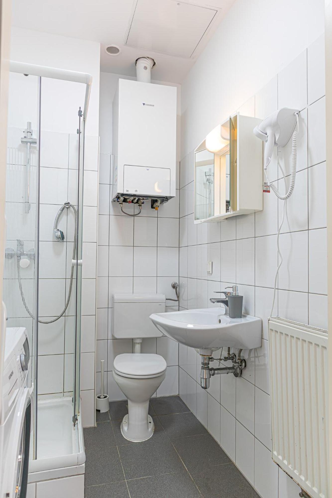 וינה Spacious 2Br Apt Great Location - Near Schoenbrunn מראה חיצוני תמונה
