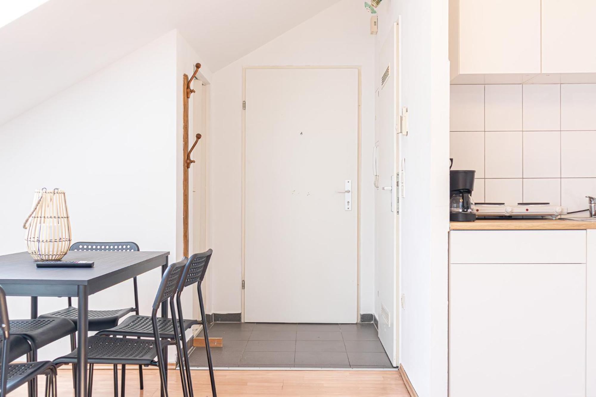 וינה Spacious 2Br Apt Great Location - Near Schoenbrunn מראה חיצוני תמונה